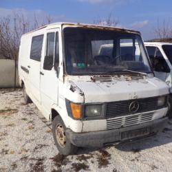 Мерцедес 207 на части