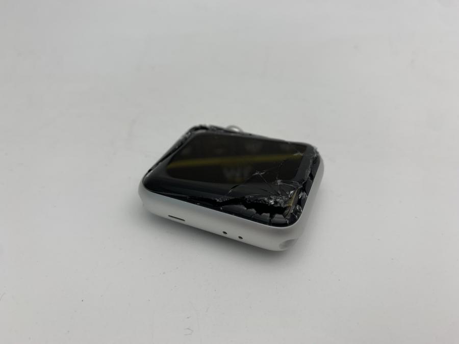 Mlgroup предлага смяна на супено стъкло на Apple Watch