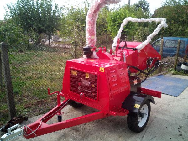 Дробилка на клони - мобилна с дизелов двигател 22 Hp.