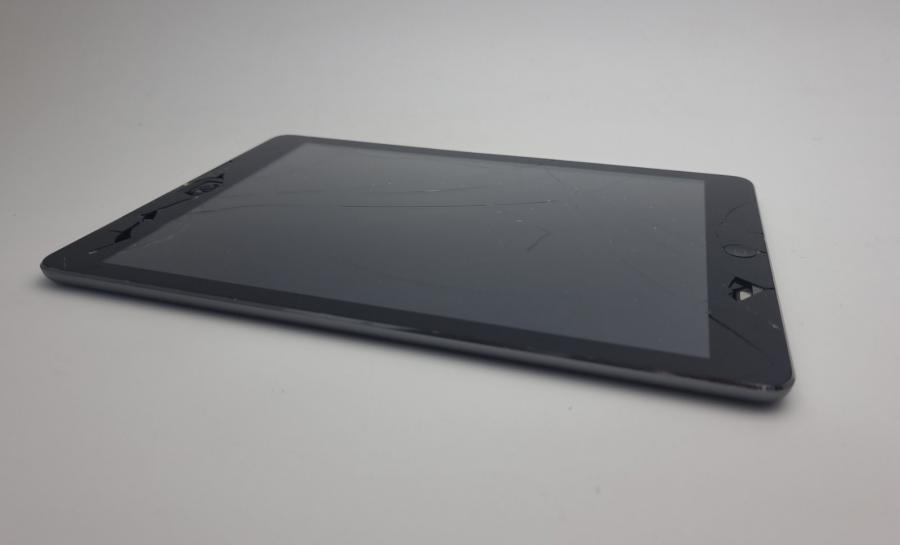 Смяна на счупено стъкло на Ipad - всички модели Сервиз Mlgroup София